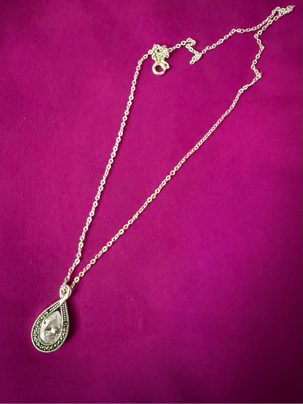 Classic Teardrop Pendant Necklace in Silver